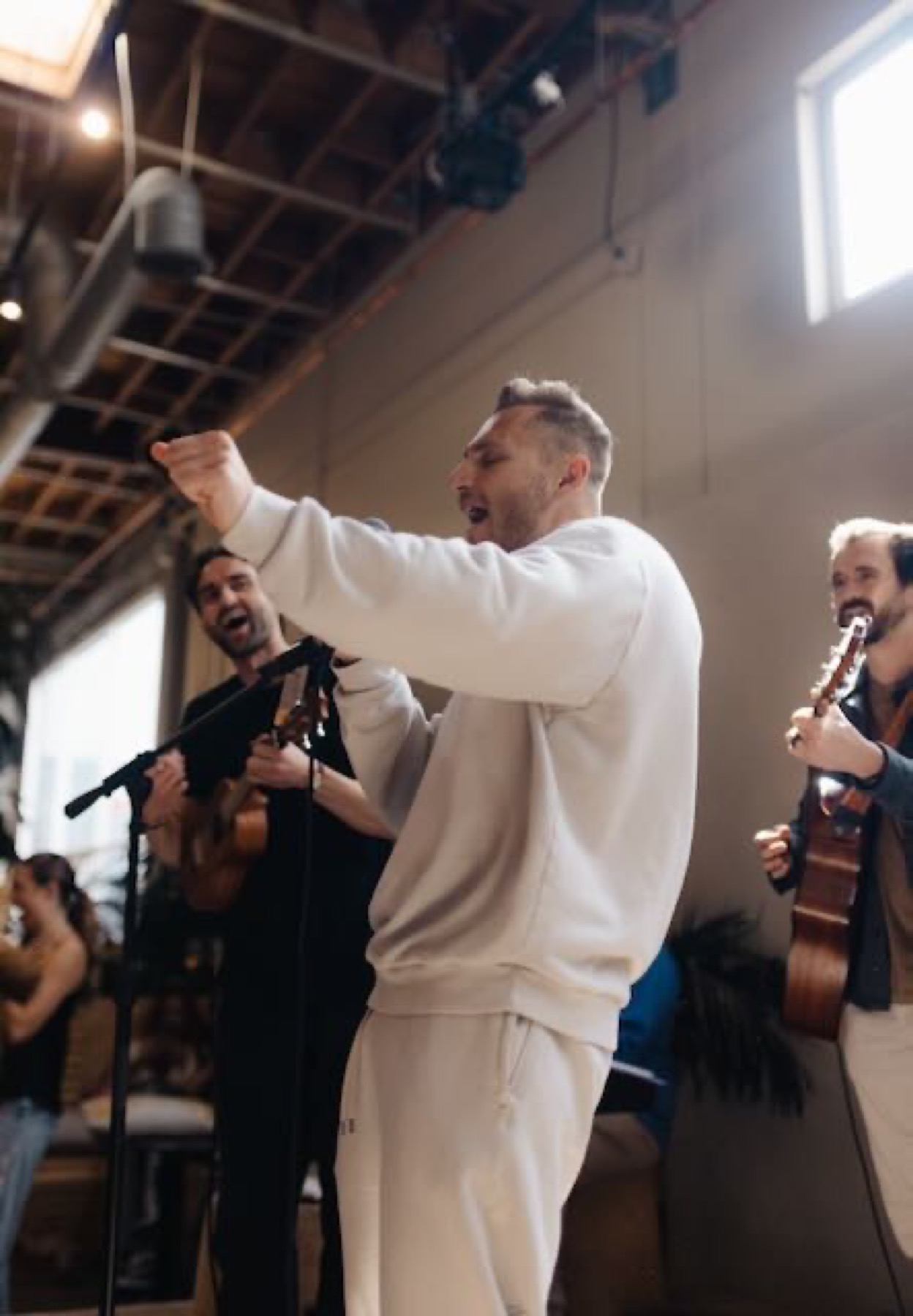 Steven Celi performing live