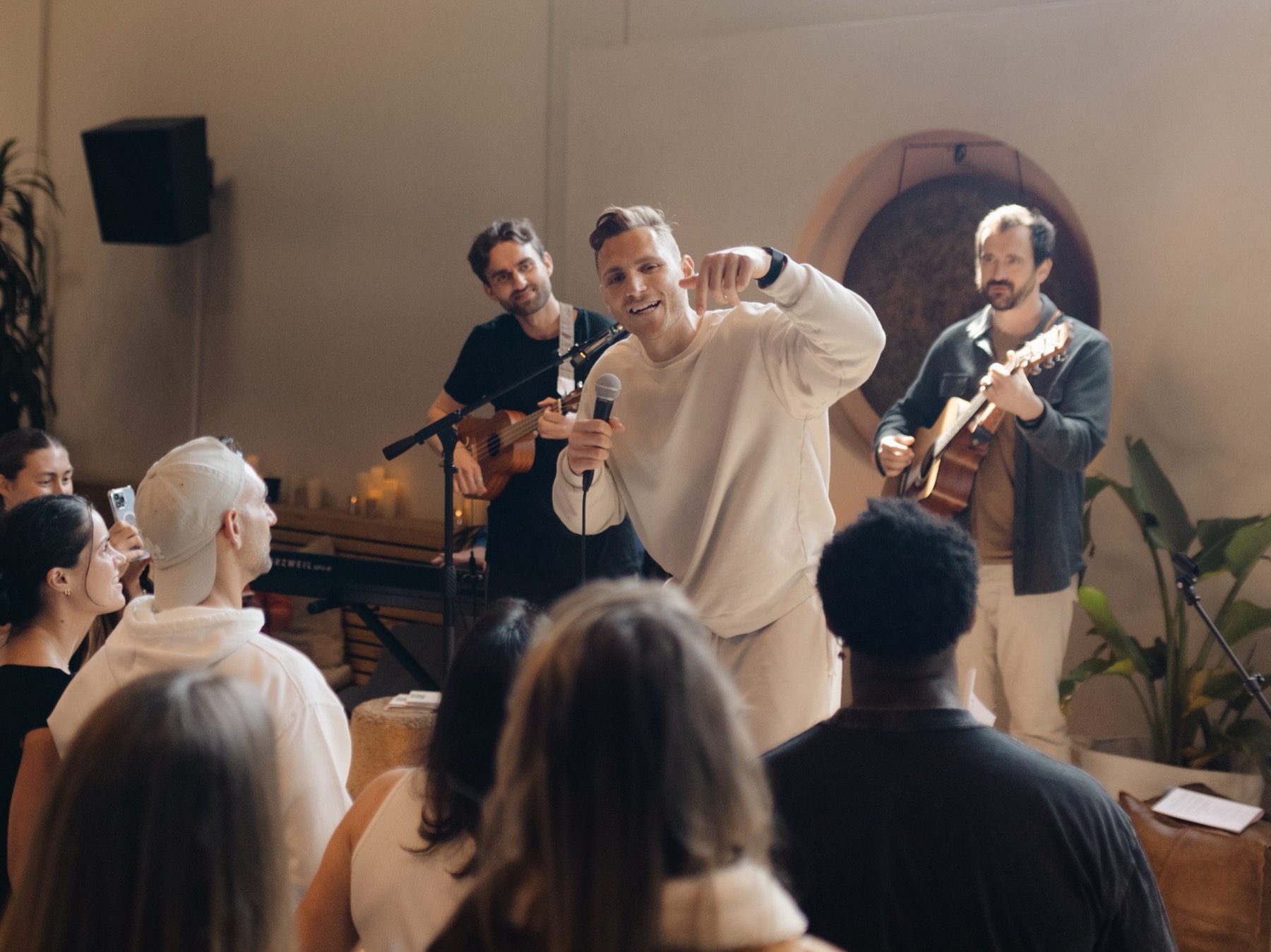 Steven Celi performing live